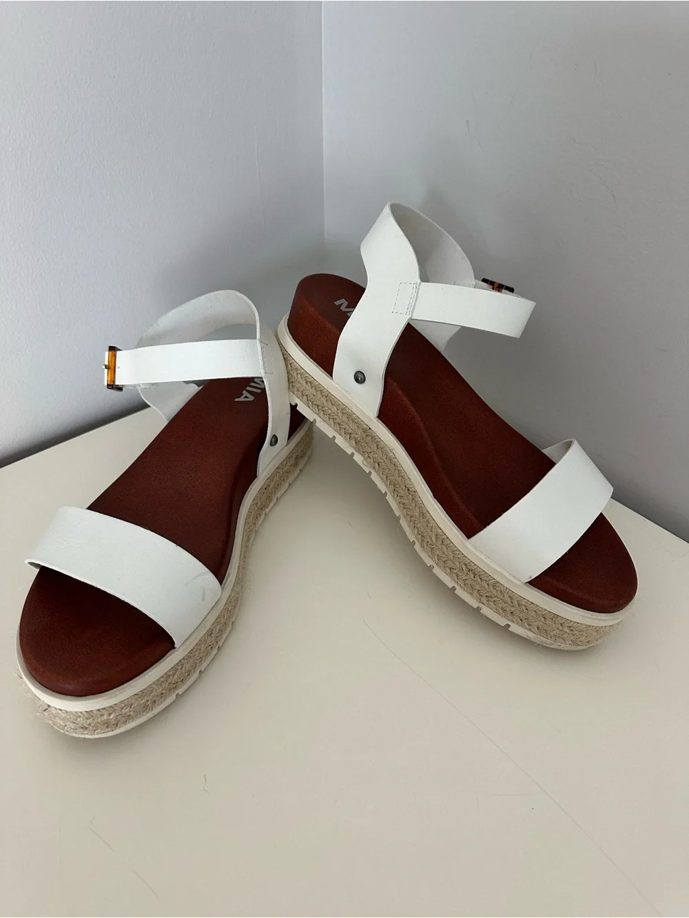 MIA White Ankle-Strap Espadrille Sandals with Brown Footbed Sz 8.5M